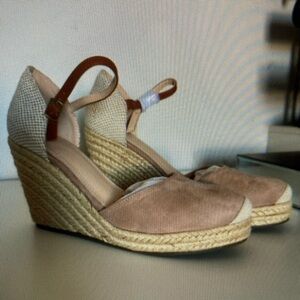 Elegant Tan Wedge Heels